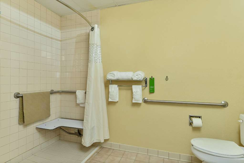 Hampton Raleigh Clayton I-40 Hotel